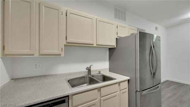 231 West Horizon Ridge Parkway 814, Henderson, NV 89012