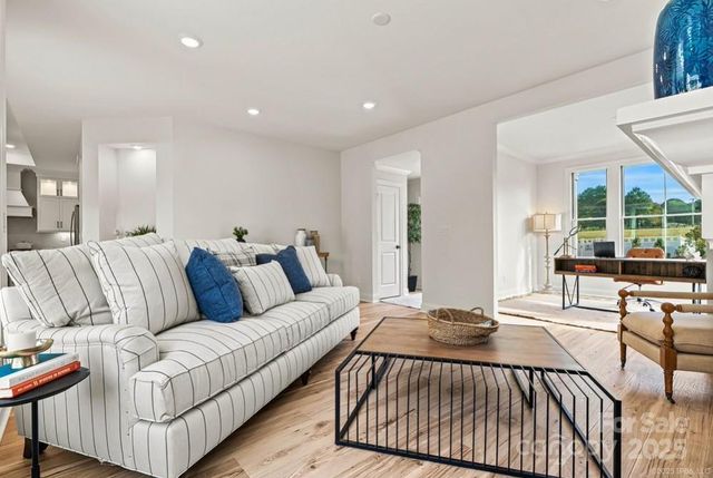 4180 Creek Bridge Circle 110, Charlotte, NC 28213