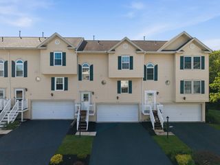 151 Manor View DRIVE, Manor, PA 15665