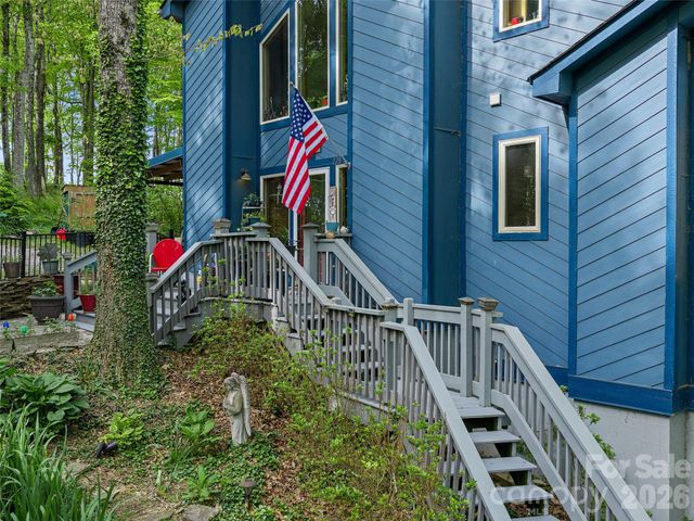228 Continental Divide Road, Spruce Pine, NC 28777