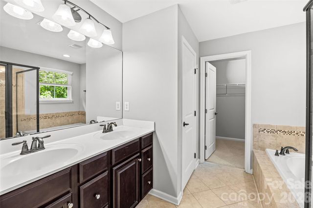 4008 Pinebrook Lane, Waxhaw, NC 28173