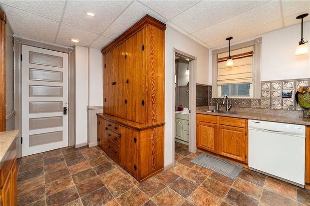 16 Elm Street, Batavia City, NY 14020
