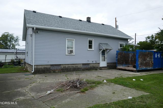 2108 Hoops Drive, Toledo, OH 43611