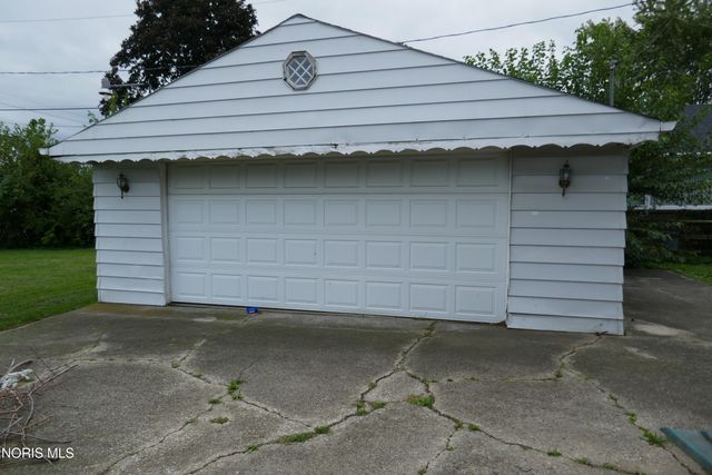 2108 Hoops Drive, Toledo, OH 43611