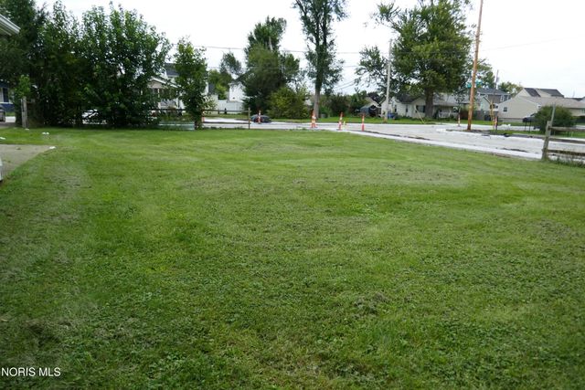 2108 Hoops Drive, Toledo, OH 43611