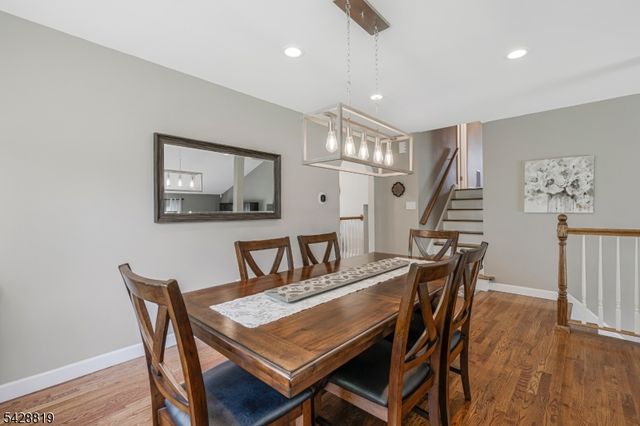 11 Manchester Dr, Hanover Twp., NJ 07981