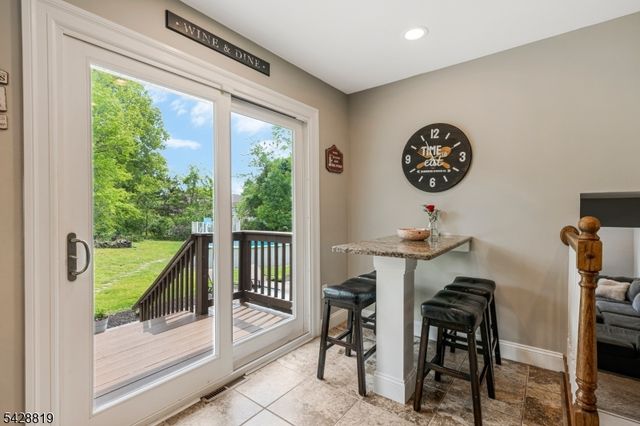 11 Manchester Dr, Hanover Twp., NJ 07981