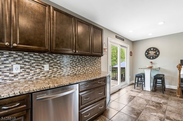11 Manchester Dr, Hanover Twp., NJ 07981