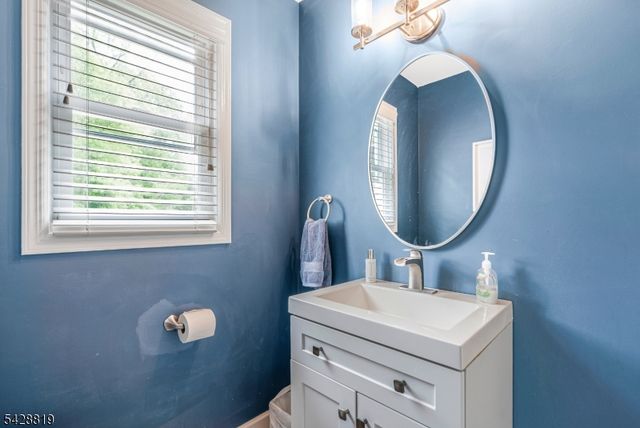 11 Manchester Dr, Hanover Twp., NJ 07981