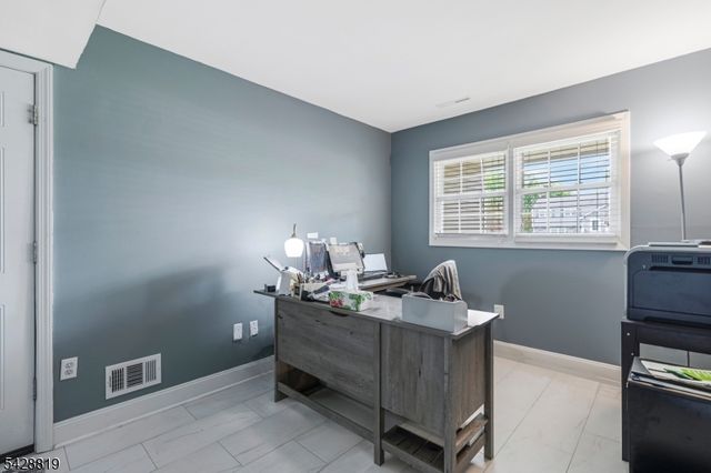 11 Manchester Dr, Hanover Twp., NJ 07981