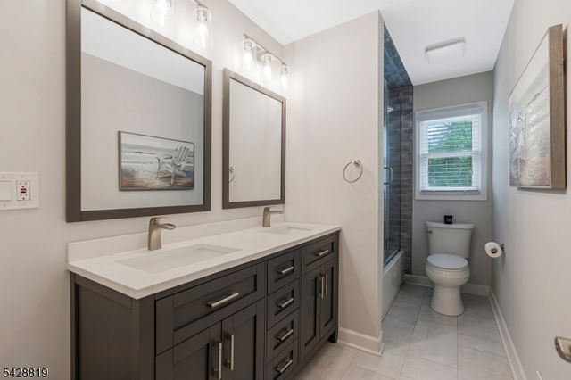 11 Manchester Dr, Hanover Twp., NJ 07981