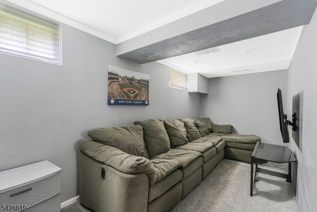 11 Manchester Dr, Hanover Twp., NJ 07981