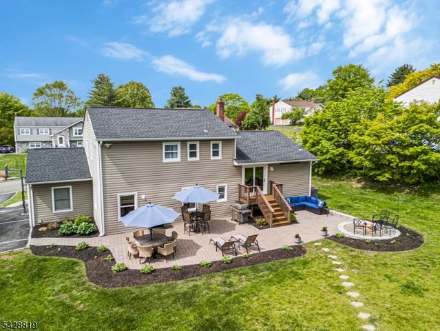 11 Manchester Dr, Hanover Twp., NJ 07981
