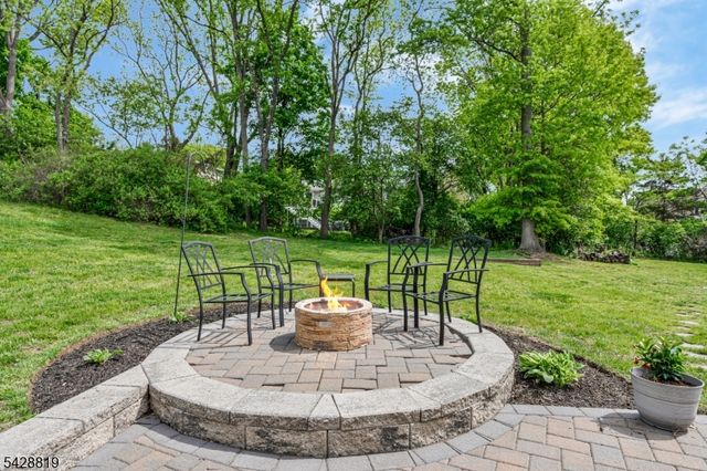 11 Manchester Dr, Hanover Twp., NJ 07981