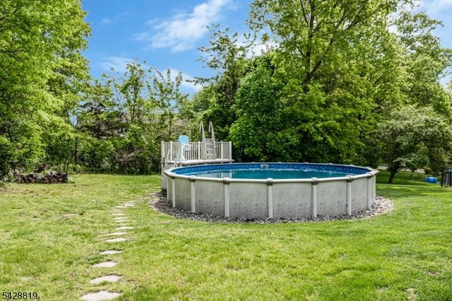 11 Manchester Dr, Hanover Twp., NJ 07981