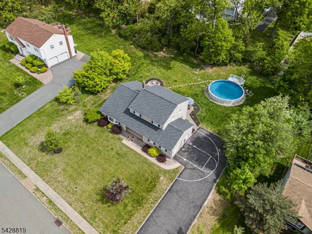 11 Manchester Dr, Hanover Twp., NJ 07981