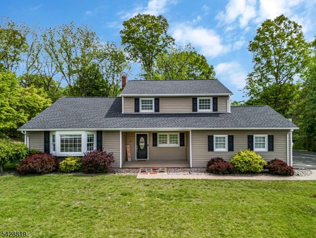 11 Manchester Dr, Hanover Twp., NJ 07981