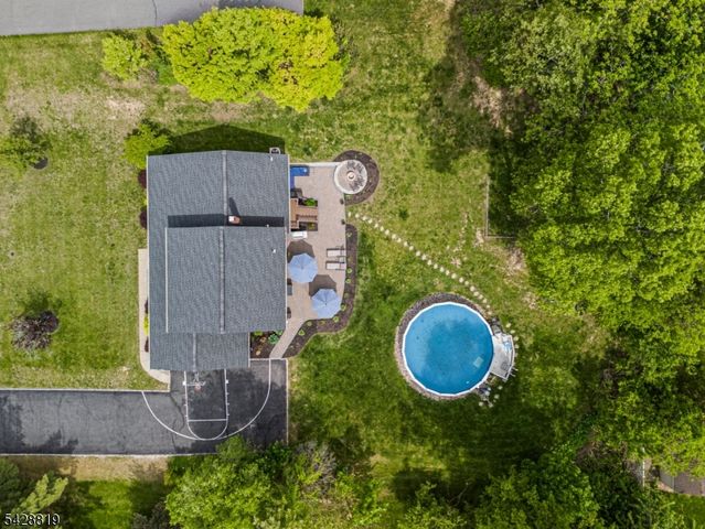 11 Manchester Dr, Hanover Twp., NJ 07981