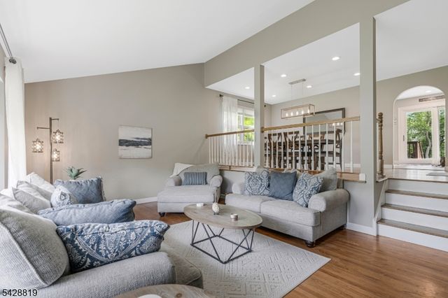 11 Manchester Dr, Hanover Twp., NJ 07981
