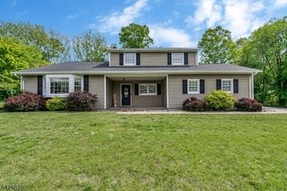 11 Manchester Dr, Hanover Twp., NJ 07981