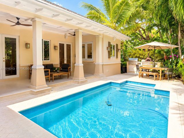 442 Amalfi Ave, Coral Gables, FL 33146