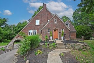 1534 Elizabeth Place, Cincinnati, OH 45237