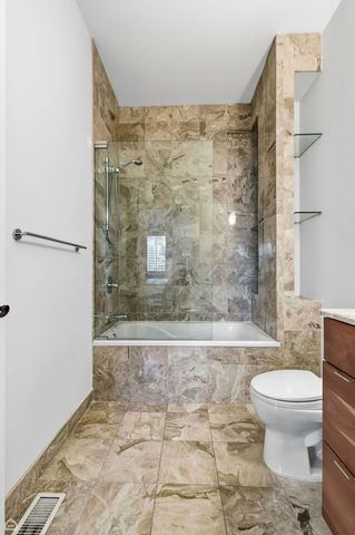 952 N Racine Avenue, Chicago, IL 60642