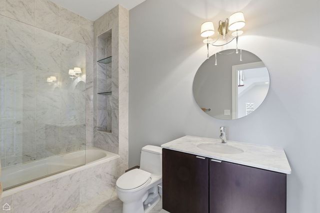 952 N Racine Avenue, Chicago, IL 60642