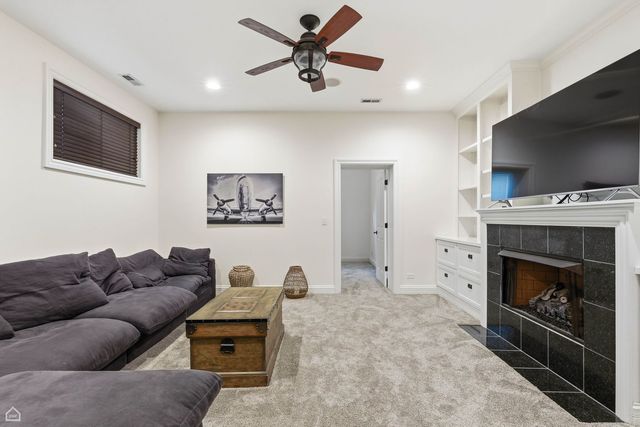 952 N Racine Avenue, Chicago, IL 60642