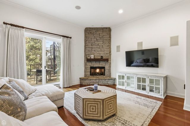 952 N Racine Avenue, Chicago, IL 60642