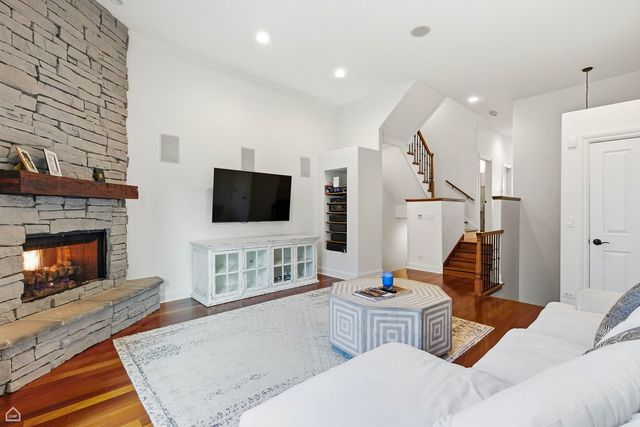 952 N Racine Avenue, Chicago, IL 60642