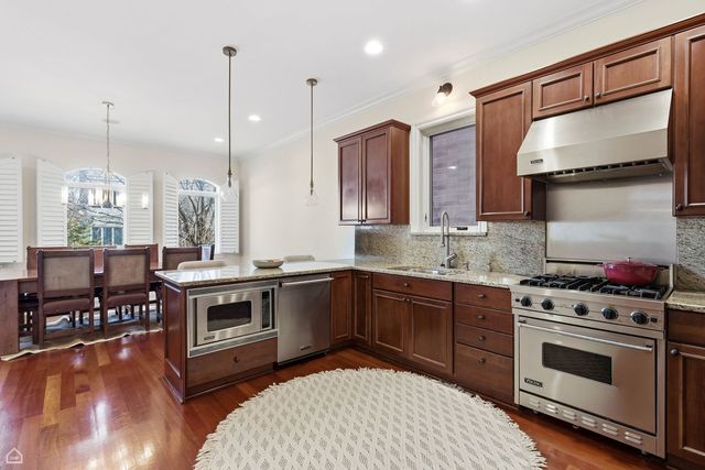 952 N Racine Avenue, Chicago, IL 60642