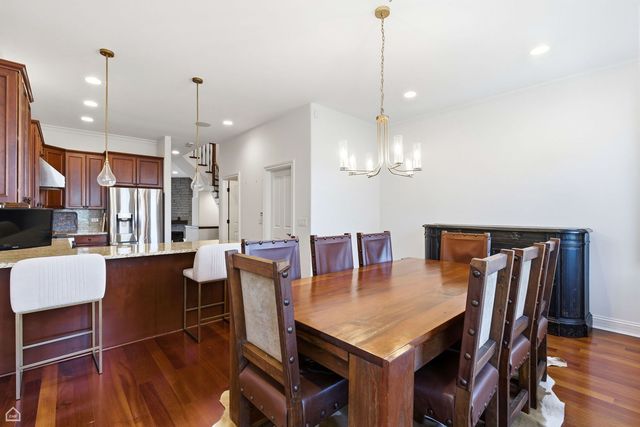 952 N Racine Avenue, Chicago, IL 60642