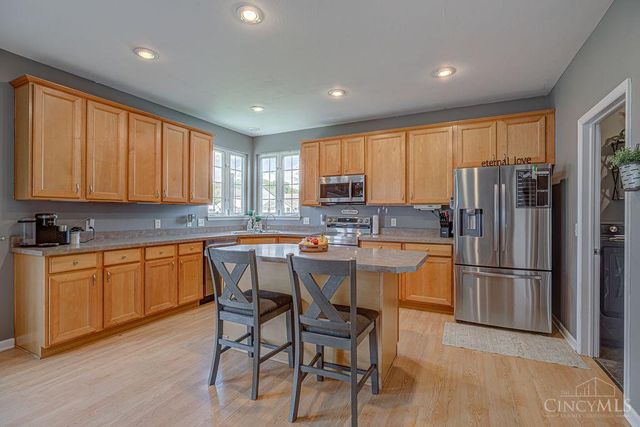422 Sudbury Drive, Trenton, OH 45067