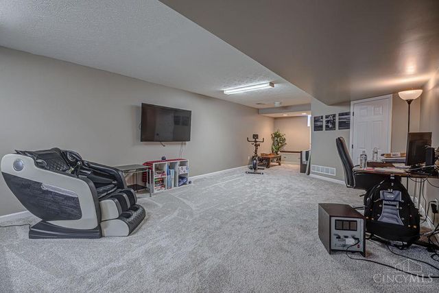 422 Sudbury Drive, Trenton, OH 45067