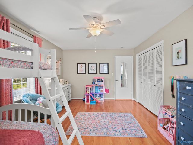 1010 San Ramon Avenue SE, Huntsville, AL 35802