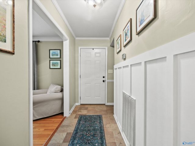 1010 San Ramon Avenue SE, Huntsville, AL 35802