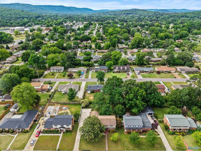 1010 San Ramon Avenue SE, Huntsville, AL 35802