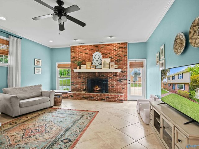 1010 San Ramon Avenue SE, Huntsville, AL 35802