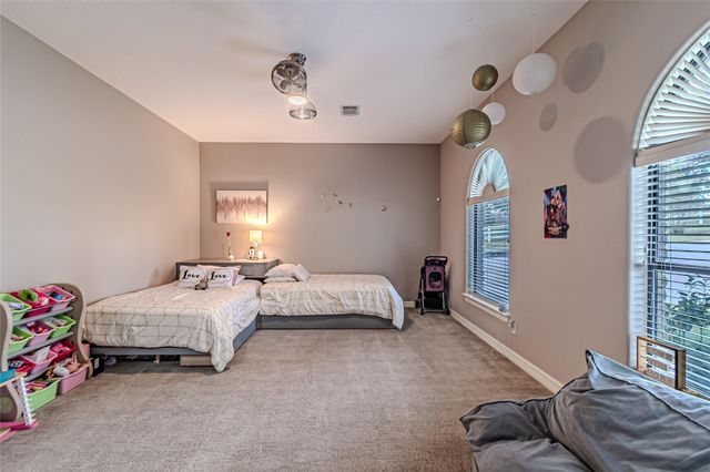 15569 Crown Oaks Drive, Montgomery, TX 77316