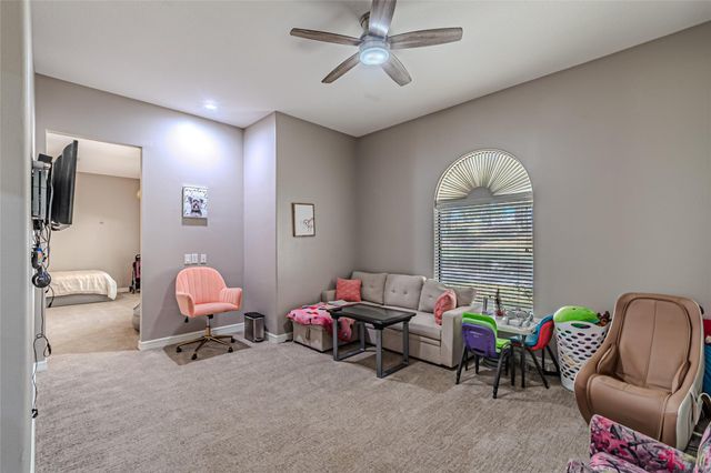 15569 Crown Oaks Drive, Montgomery, TX 77316