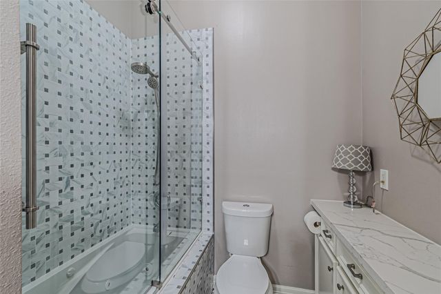 15569 Crown Oaks Drive, Montgomery, TX 77316