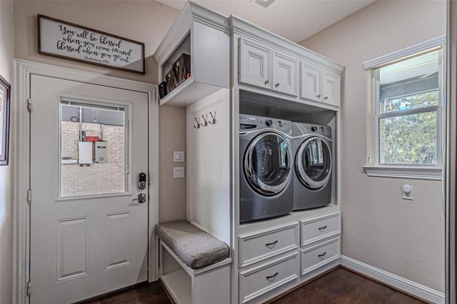 15569 Crown Oaks Drive, Montgomery, TX 77316