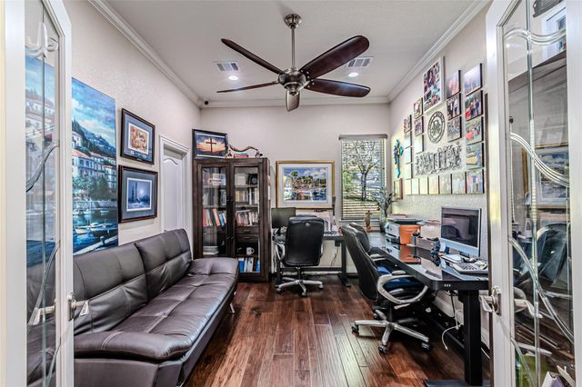 15569 Crown Oaks Drive, Montgomery, TX 77316