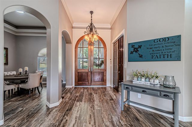 15569 Crown Oaks Drive, Montgomery, TX 77316