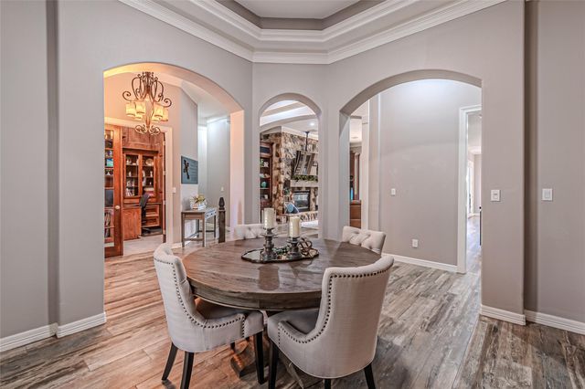 15569 Crown Oaks Drive, Montgomery, TX 77316