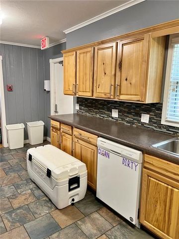 2006 S Elm Street, Pittsburg, KS 66762