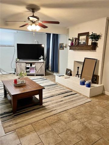 2006 S Elm Street, Pittsburg, KS 66762