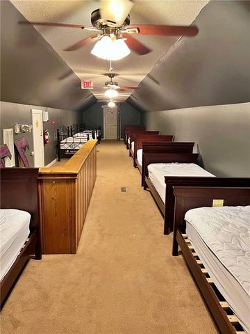 2006 S Elm Street, Pittsburg, KS 66762