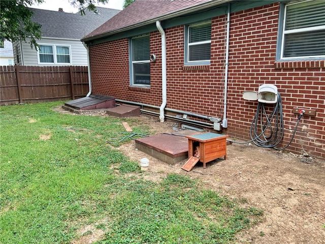 2006 S Elm Street, Pittsburg, KS 66762